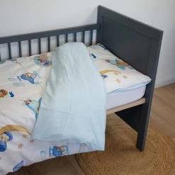 Decoware Ledikant Dekbedovertrek Fly Bear - Katoen - 100x135 Cm -Beddengoed winkel 1200x1200 69