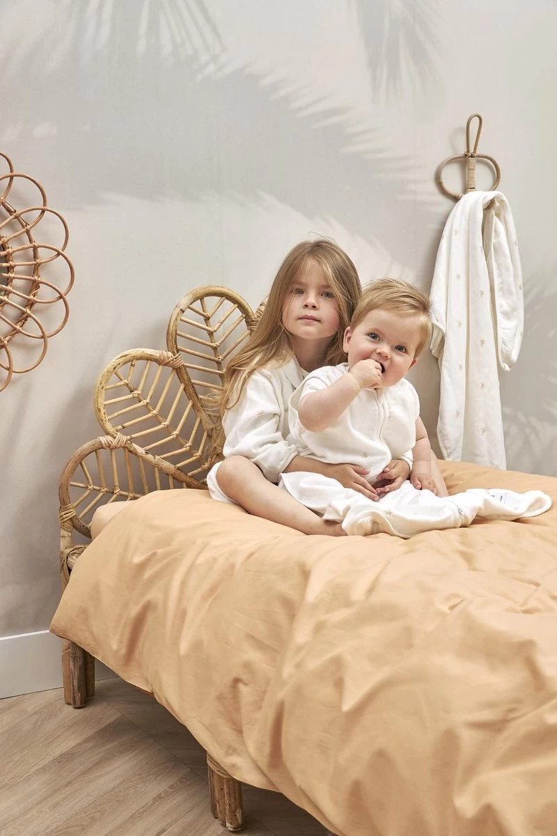 Meyco Uni Dekbedovertrek Ledikant - Camel/Warm Sand - 100x135cm 2 Meyco Uni Dekbedovertrek Ledikant - Camel/Warm Sand - 100x135cm - Afbeelding 2