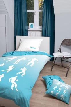Fortnite Shuffle Blauw - Dekbedovertrek - Eenpersoons - 140 X 200 Cm - Blauw/Wit 7 Fortnite Shuffle Blauw - Dekbedovertrek - Eenpersoons - 140 X 200 Cm - Blauw/Wit -Beddengoed winkel 803x1200 3